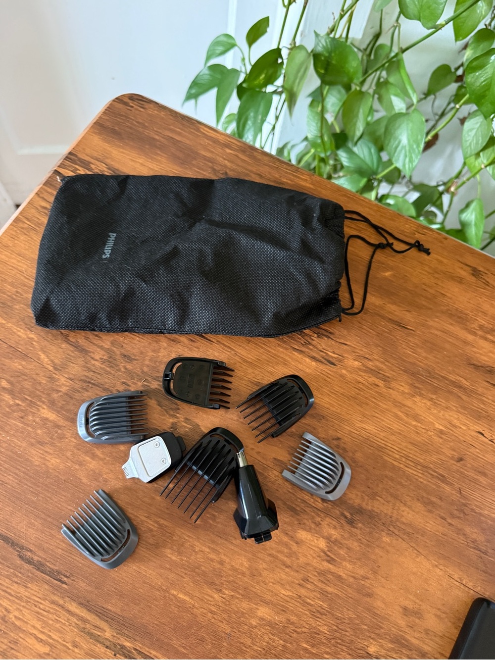 Philips Black Grooming Attachments with Storage Pouch